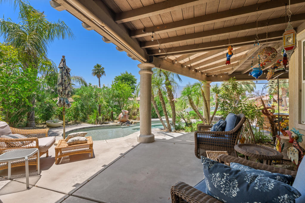 5 Lake Louise Court