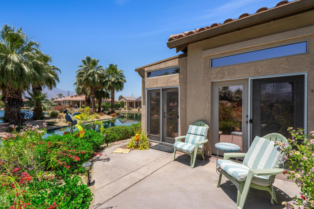 5 Lake Louise Court