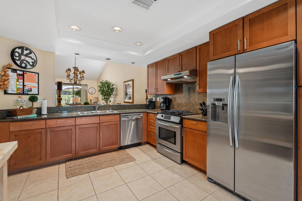 76237 Impatiens Circle