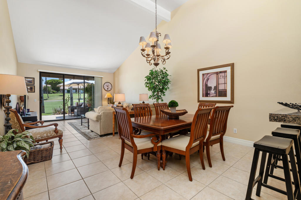 76237 Impatiens Circle