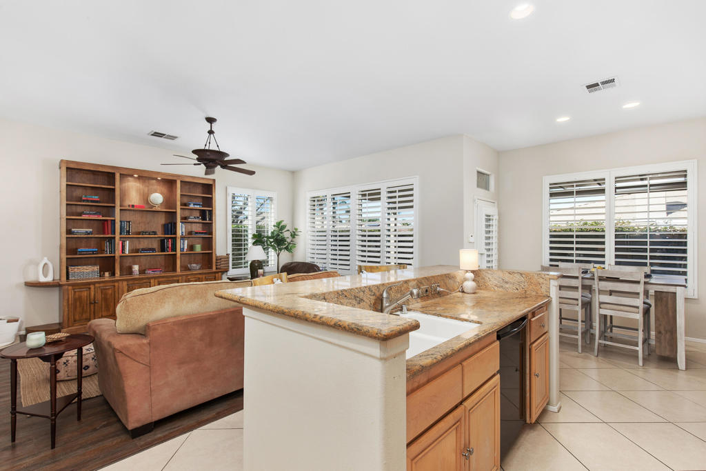 74912 Live Oak Street
