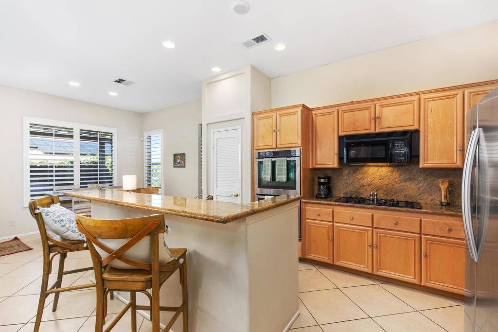 74912 Live Oak Street