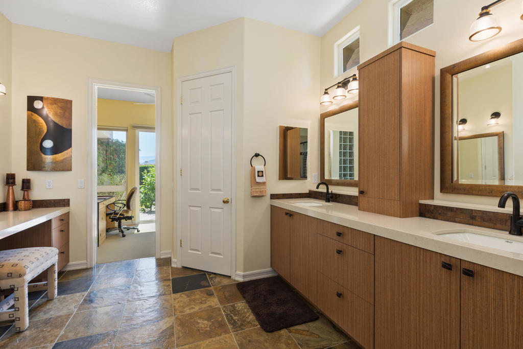 8 Oakmont Drive