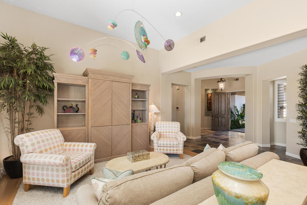 8 Oakmont Drive