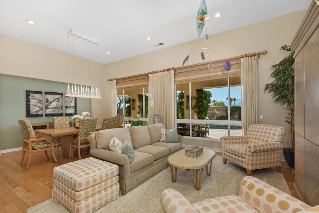 8 Oakmont Drive