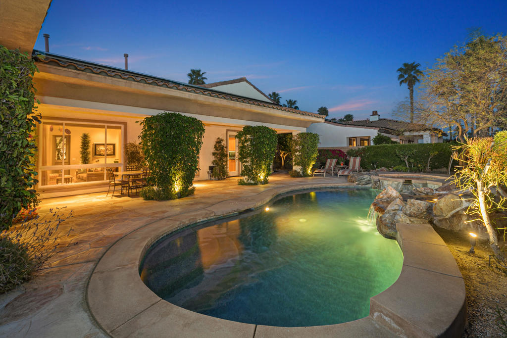8 Oakmont Drive