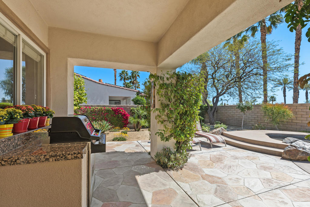 8 Oakmont Drive