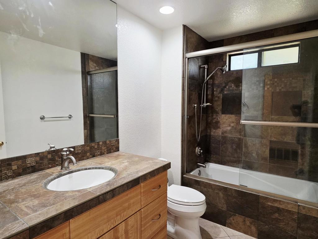 53265 Avenida Obregon