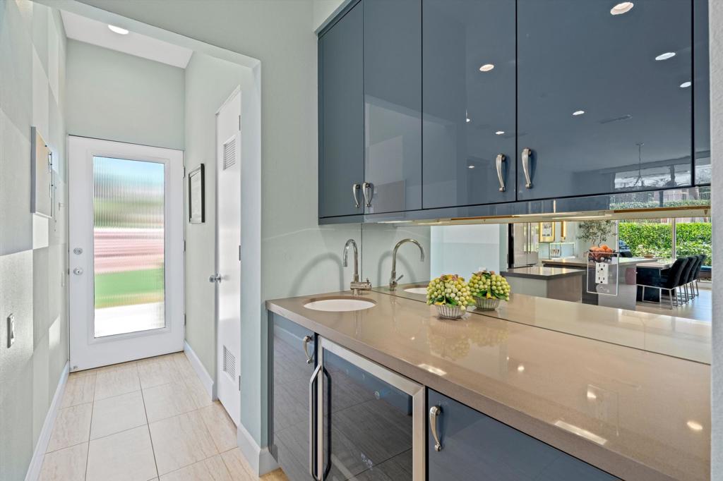 47432 Medina Drive W