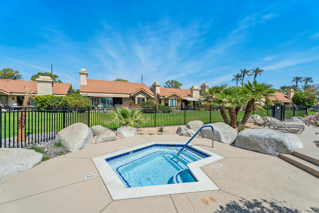 9 Acapulco Drive