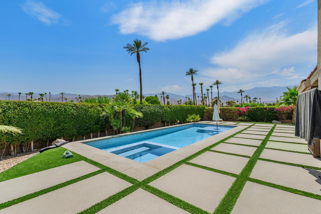 70920 Ironwood Drive