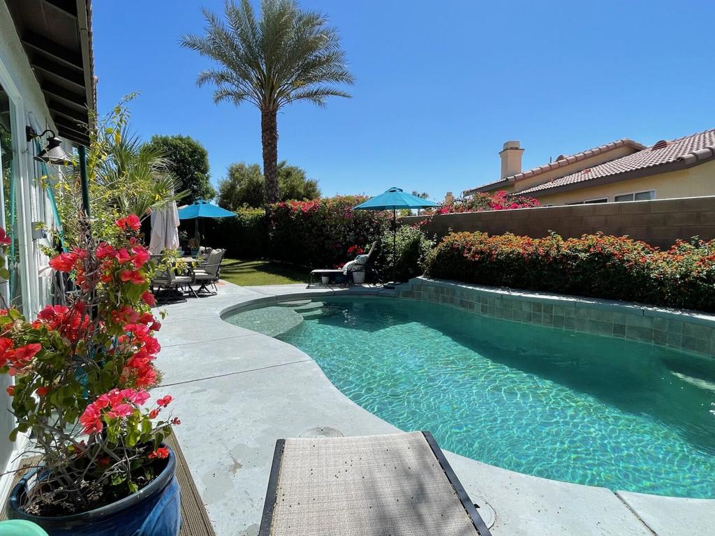 81161 Las Colinas Avenue