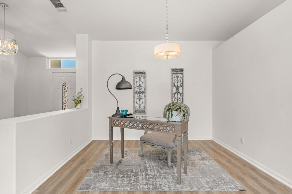 81161 Las Colinas Avenue