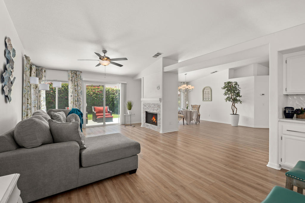 81161 Las Colinas Avenue