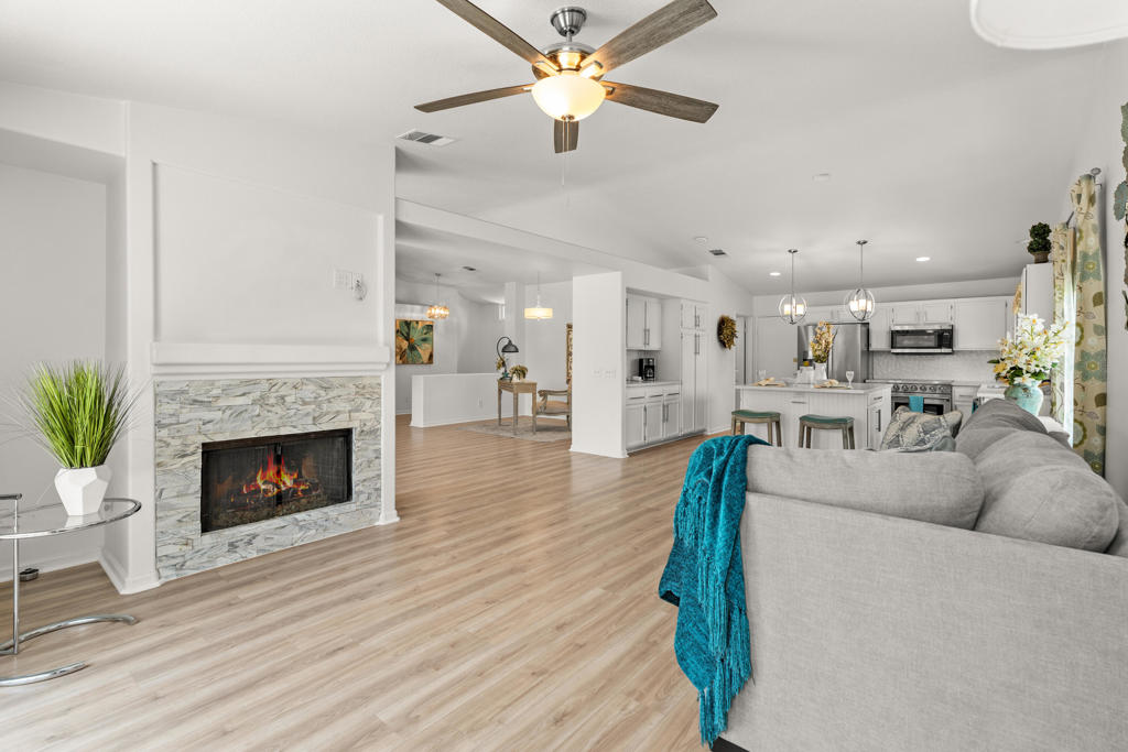 81161 Las Colinas Avenue