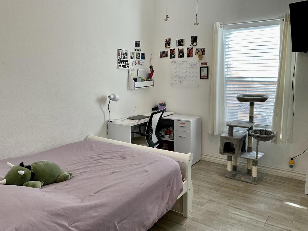 69572 Ridgeway Avenue