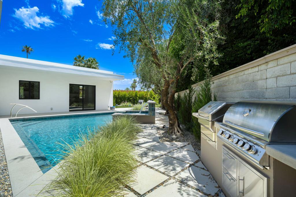 74846 Fox Hills Court