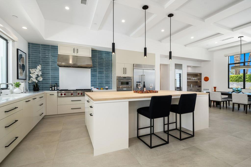 74846 Fox Hills Court