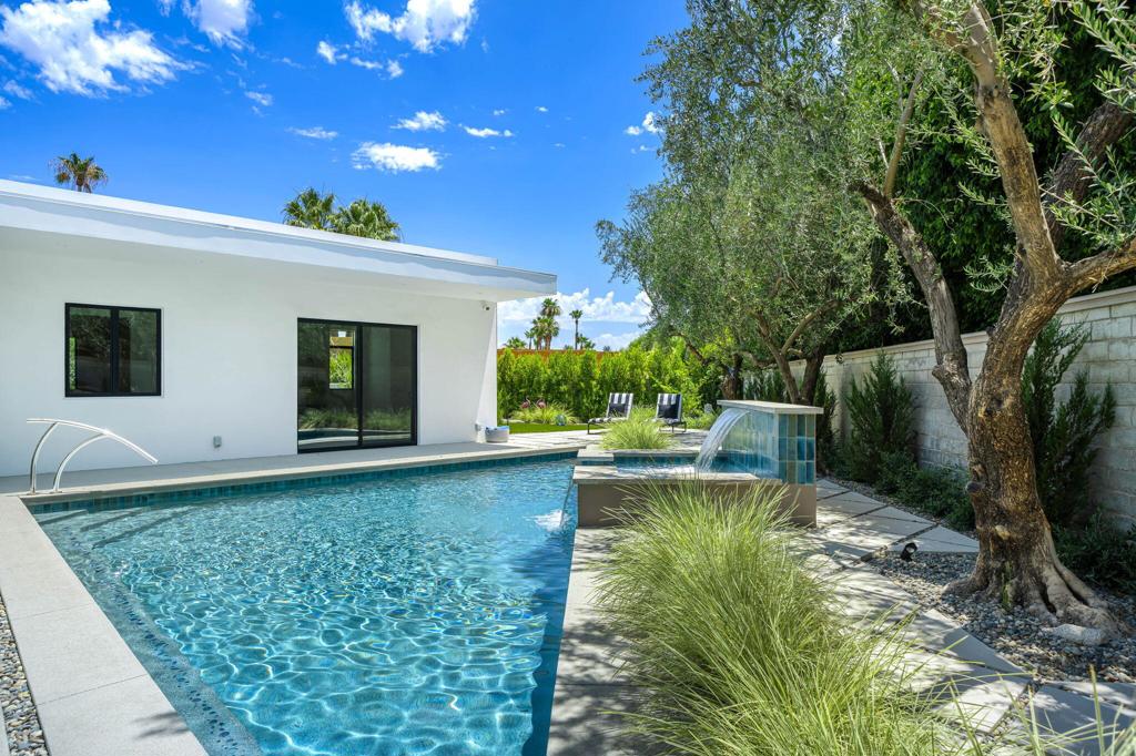 74846 Fox Hills Court