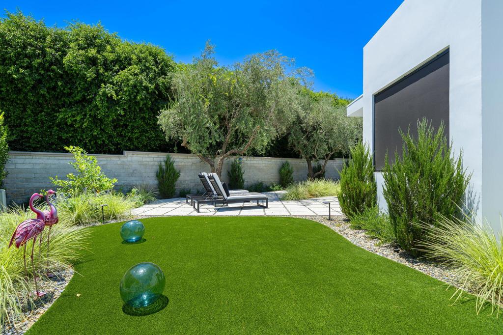 74846 Fox Hills Court