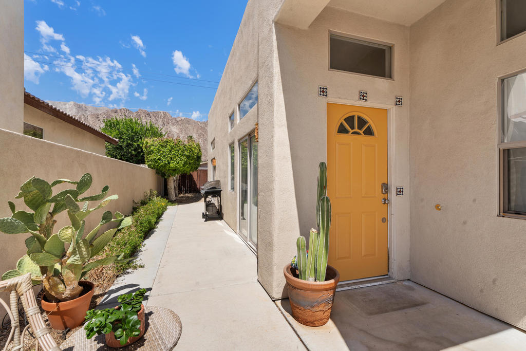 51905 Avenida Obregon