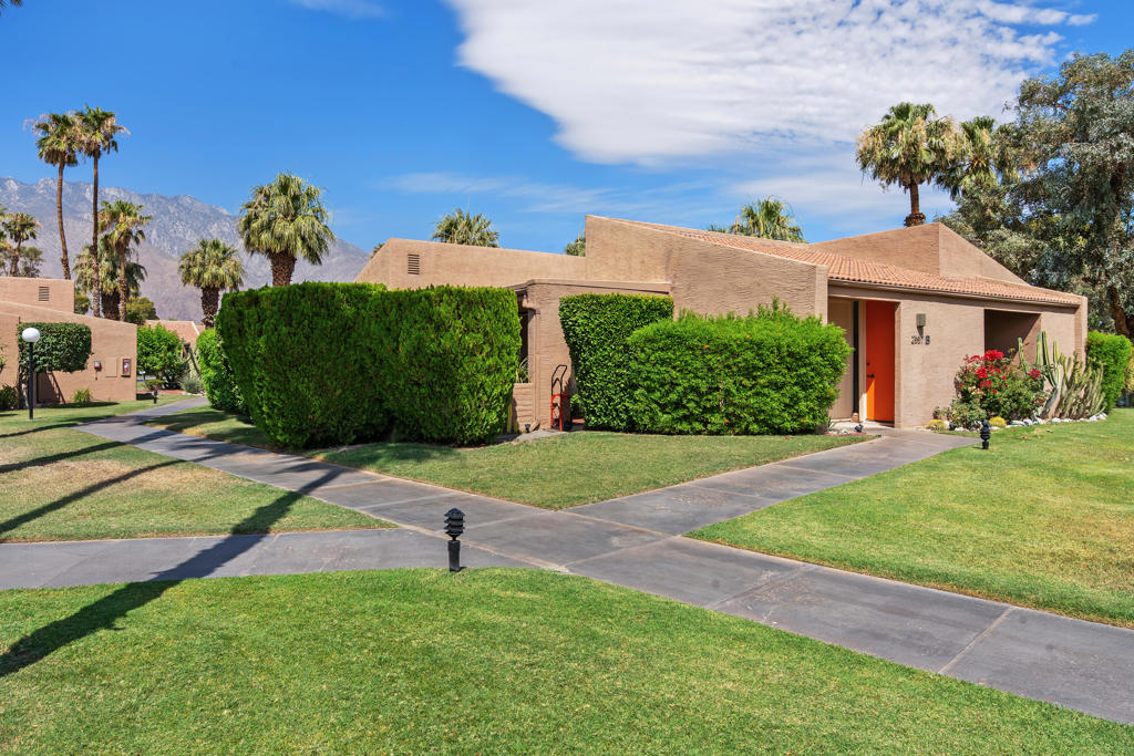 2557 N Whitewater Drive B