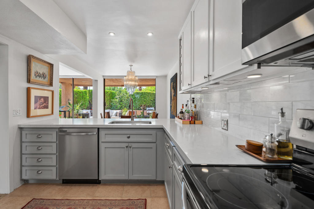 2557 N Whitewater Drive B