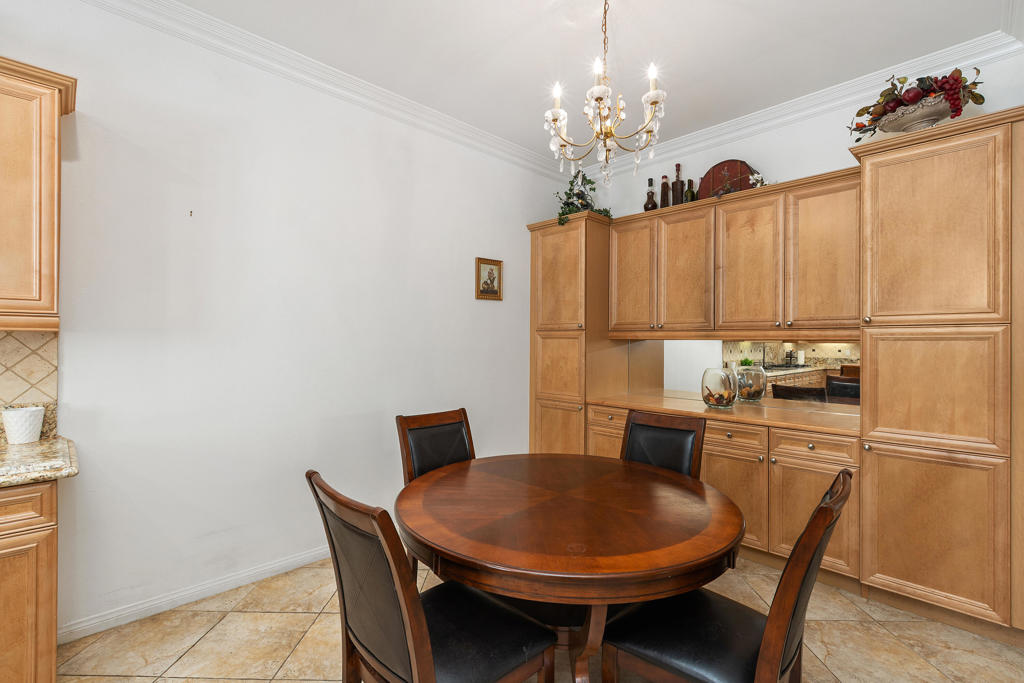 4172 Via Mattina
