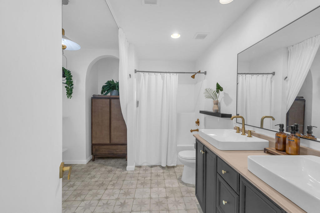 84062 Huntington Avenue