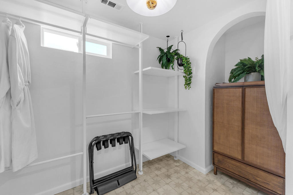 84062 Huntington Avenue