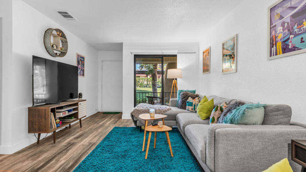 680 N Ashurst Court 102