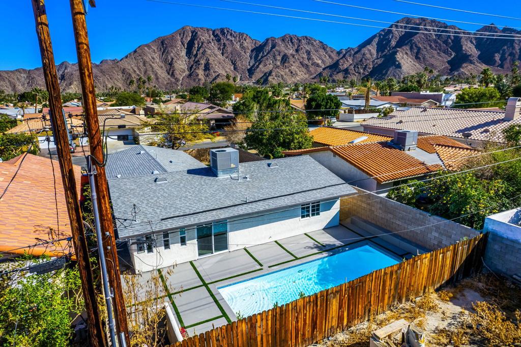 52885 Avenida Carranza