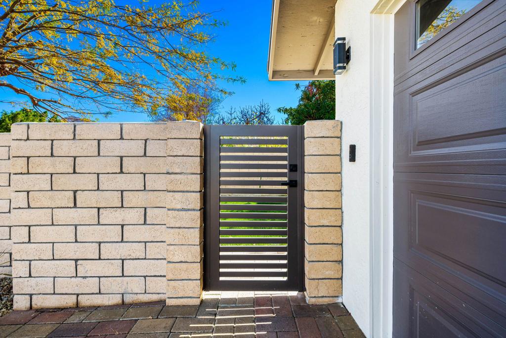 52885 Avenida Carranza