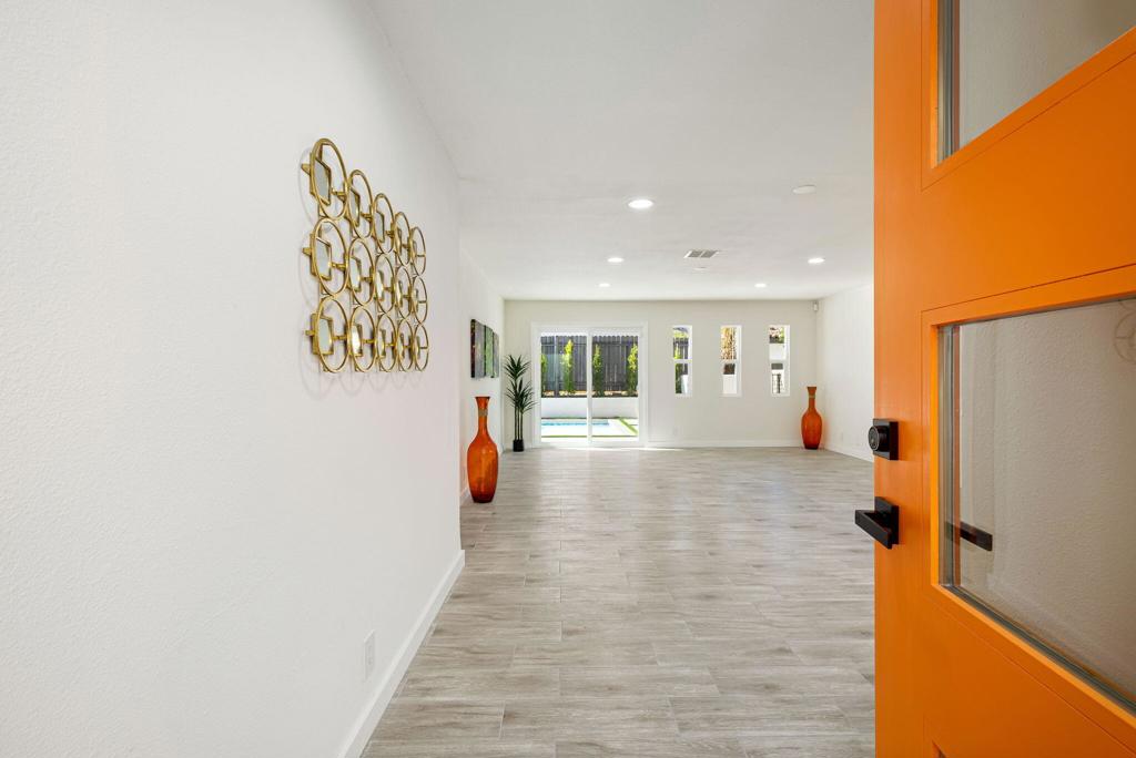 52885 Avenida Carranza