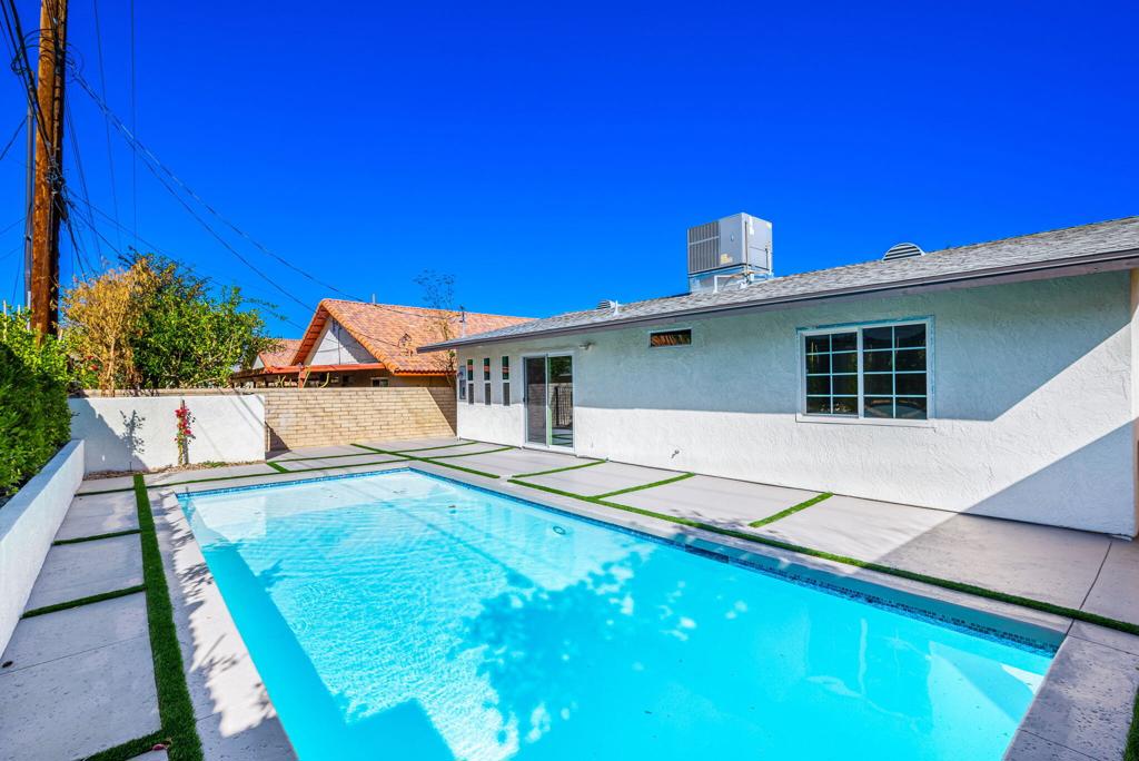 52885 Avenida Carranza