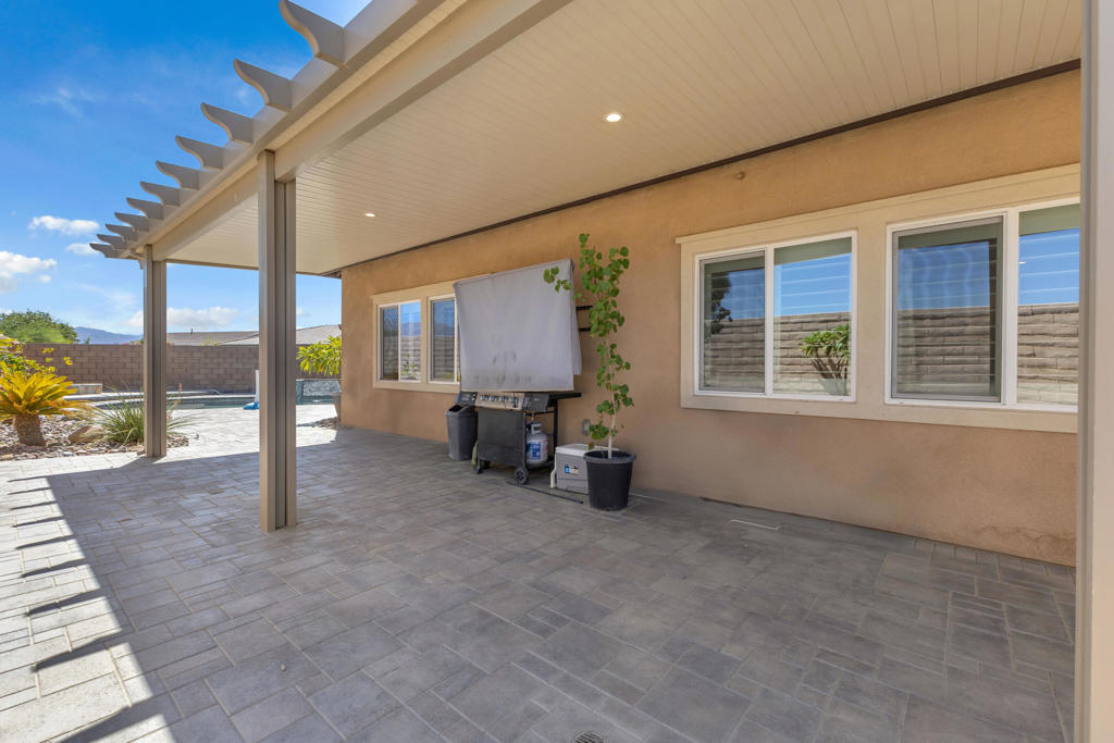 42525 Saragoza Court