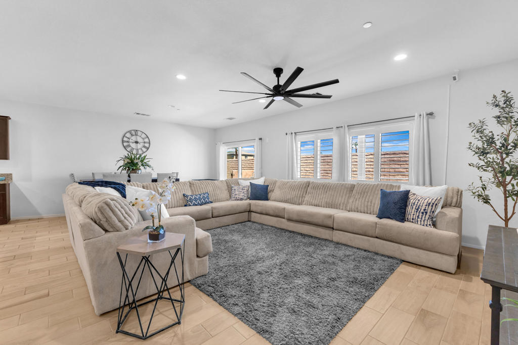 42525 Saragoza Court