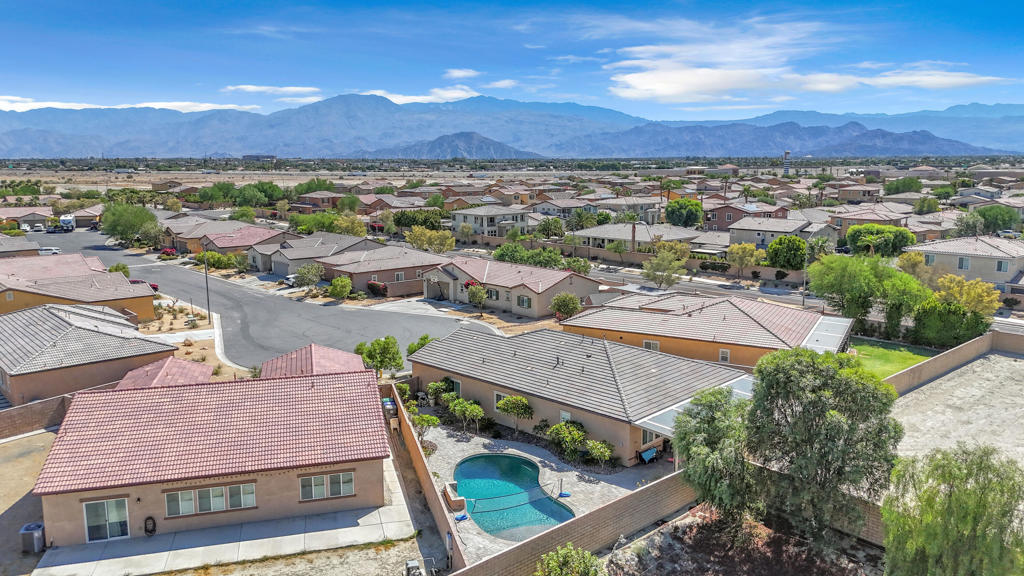 42525 Saragoza Court