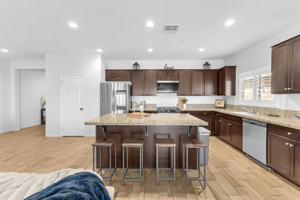 42525 Saragoza Court