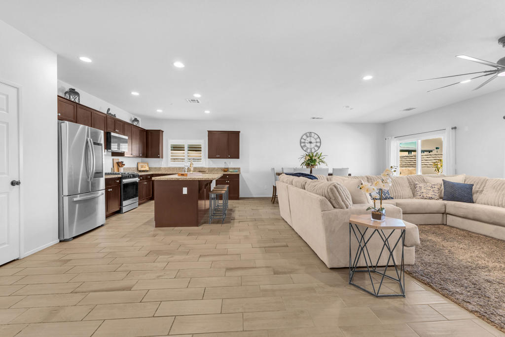 42525 Saragoza Court