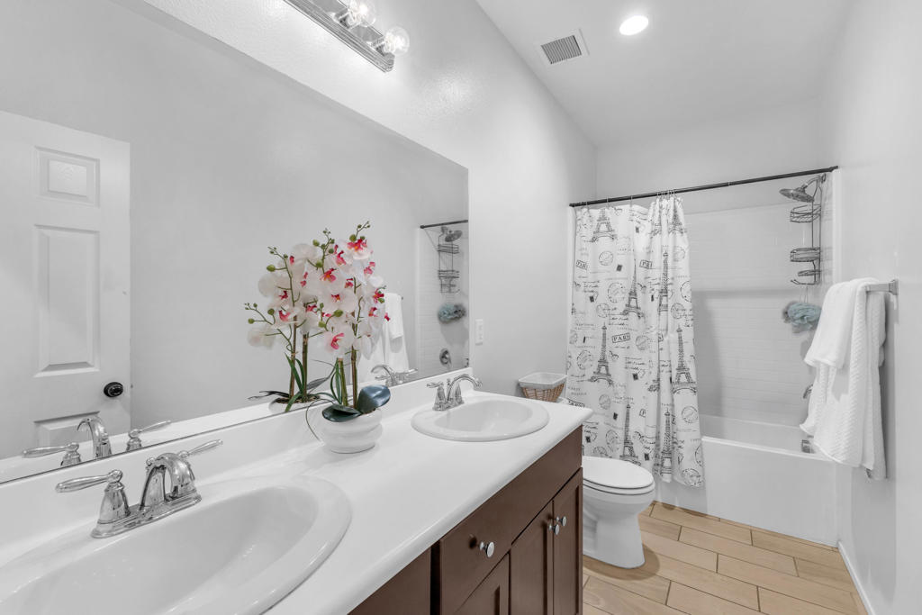 42525 Saragoza Court