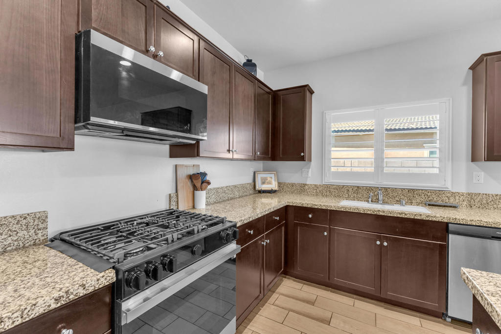 42525 Saragoza Court