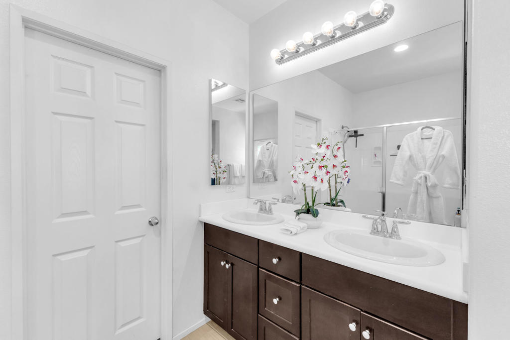 42525 Saragoza Court