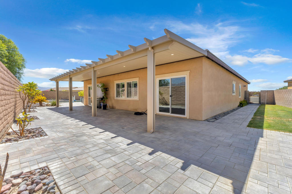 42525 Saragoza Court