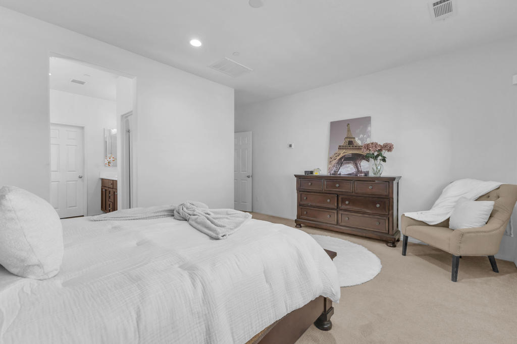 42525 Saragoza Court