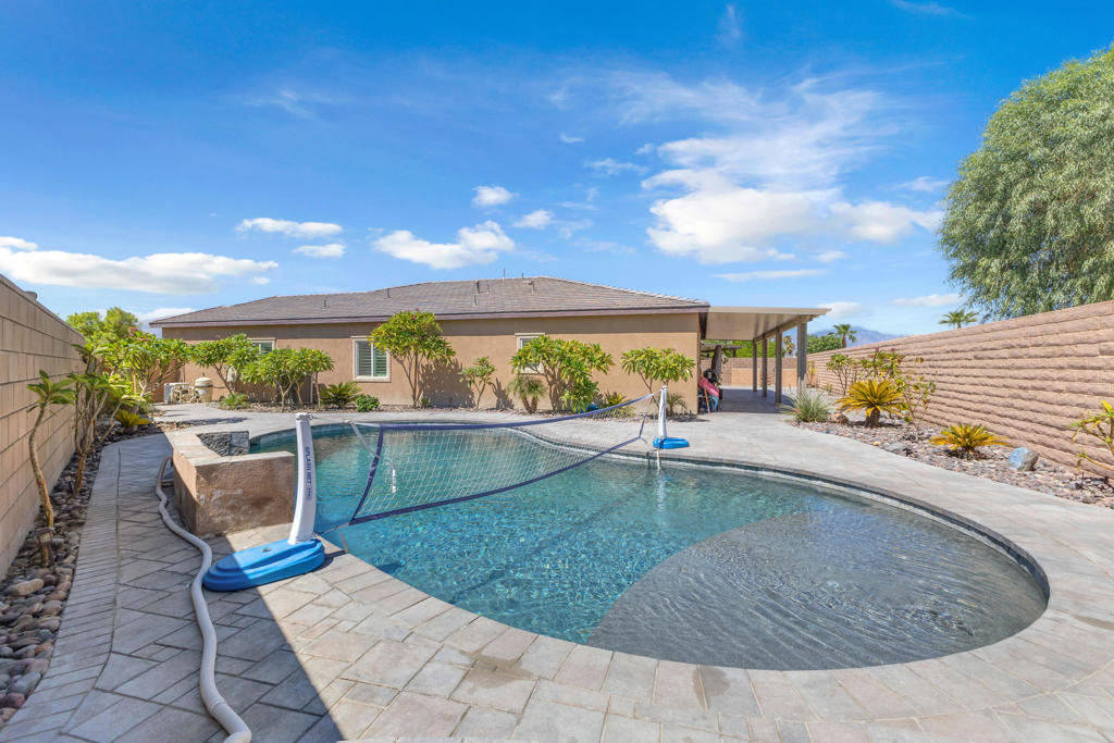 42525 Saragoza Court