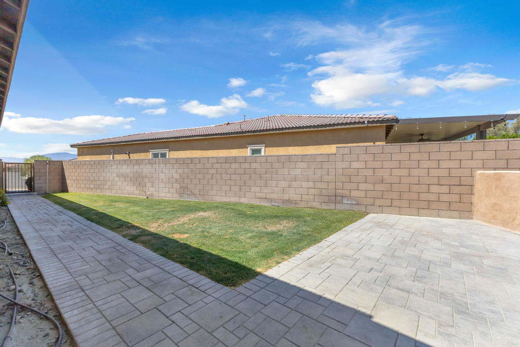 42525 Saragoza Court