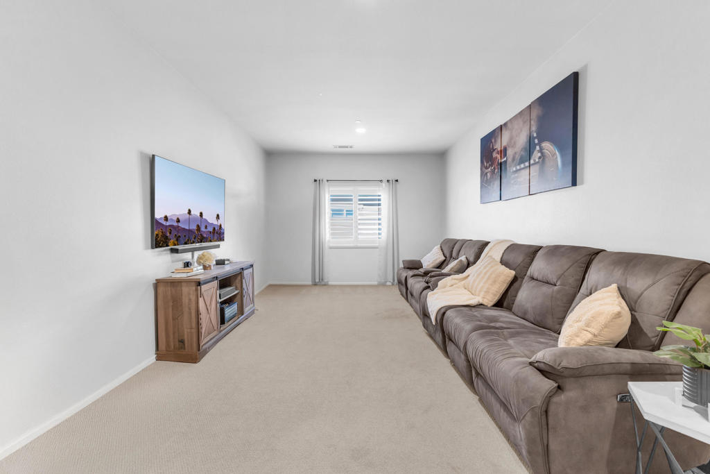 42525 Saragoza Court