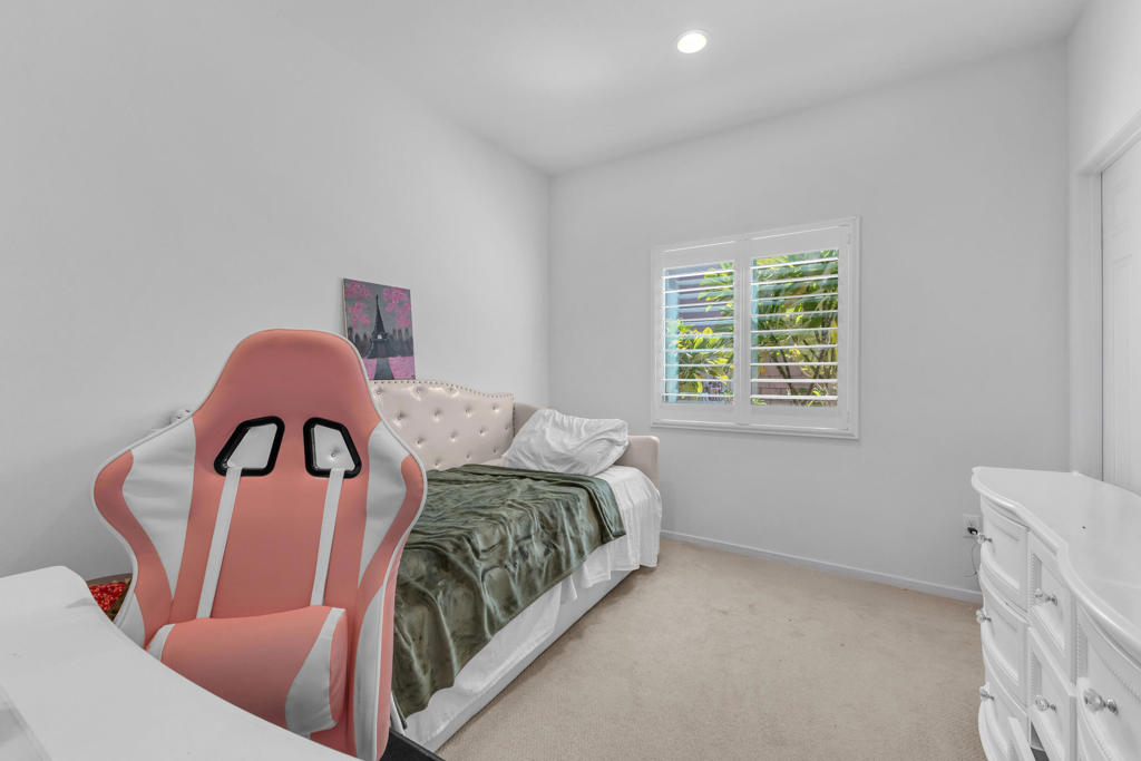 42525 Saragoza Court