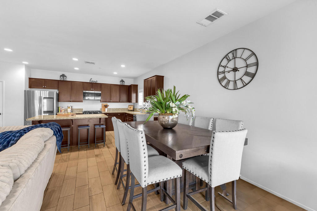 42525 Saragoza Court